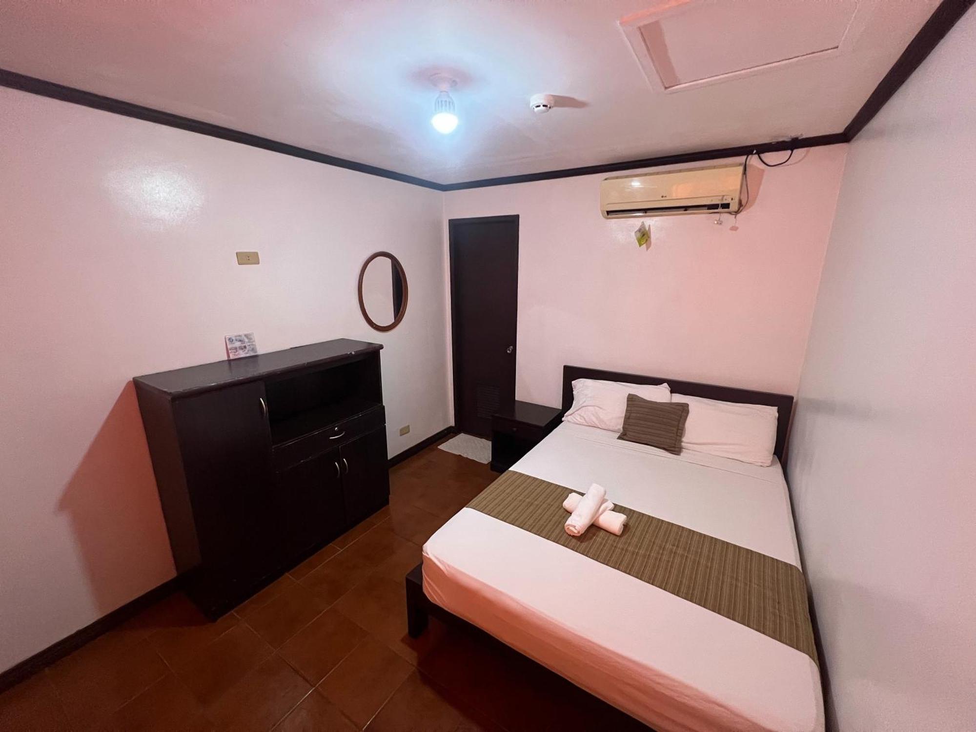 Subiza Beach Resort Olongapo Buitenkant foto