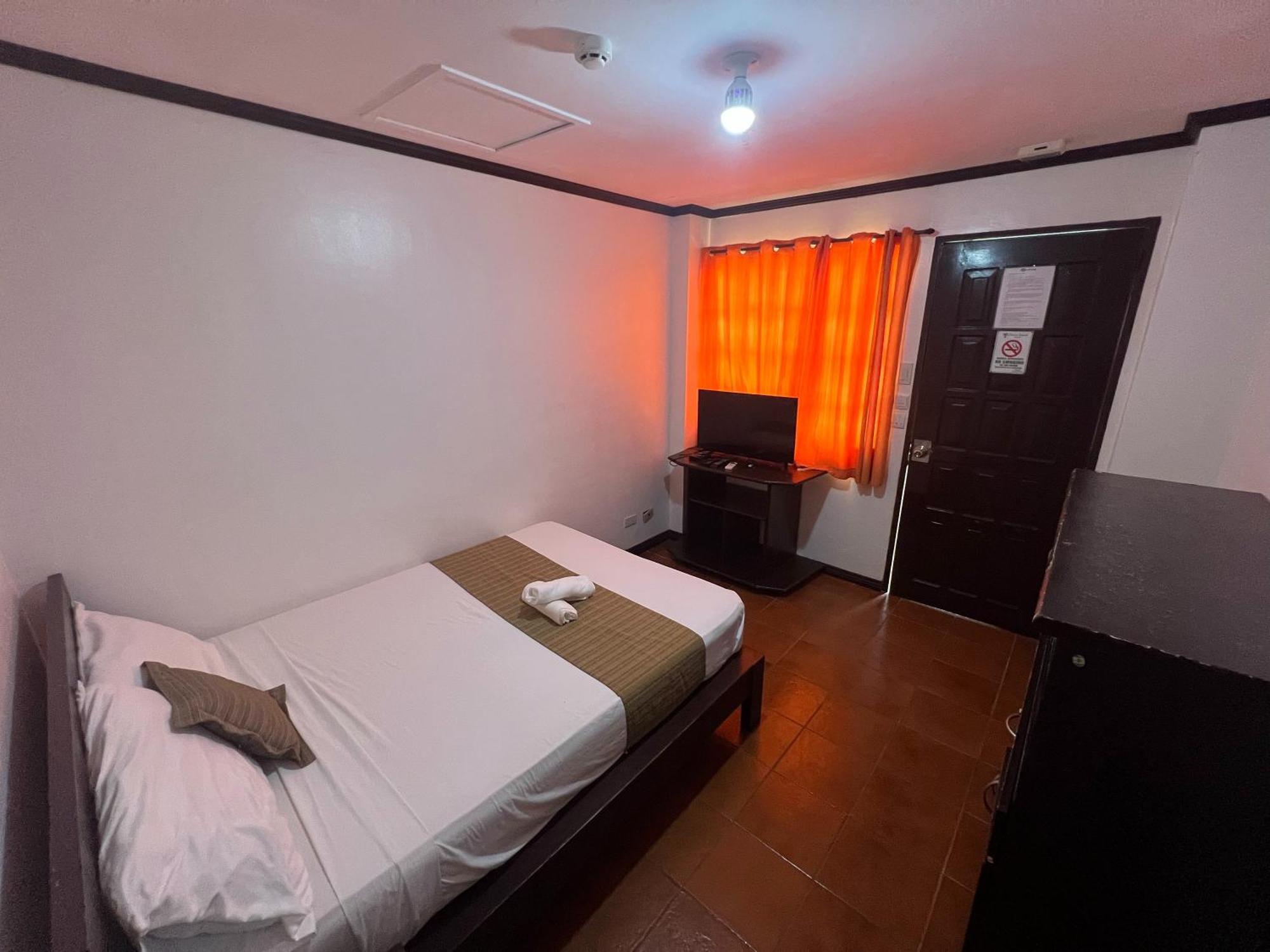 Subiza Beach Resort Olongapo Buitenkant foto