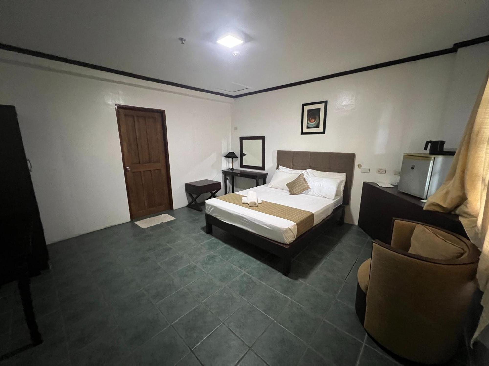 Subiza Beach Resort Olongapo Buitenkant foto