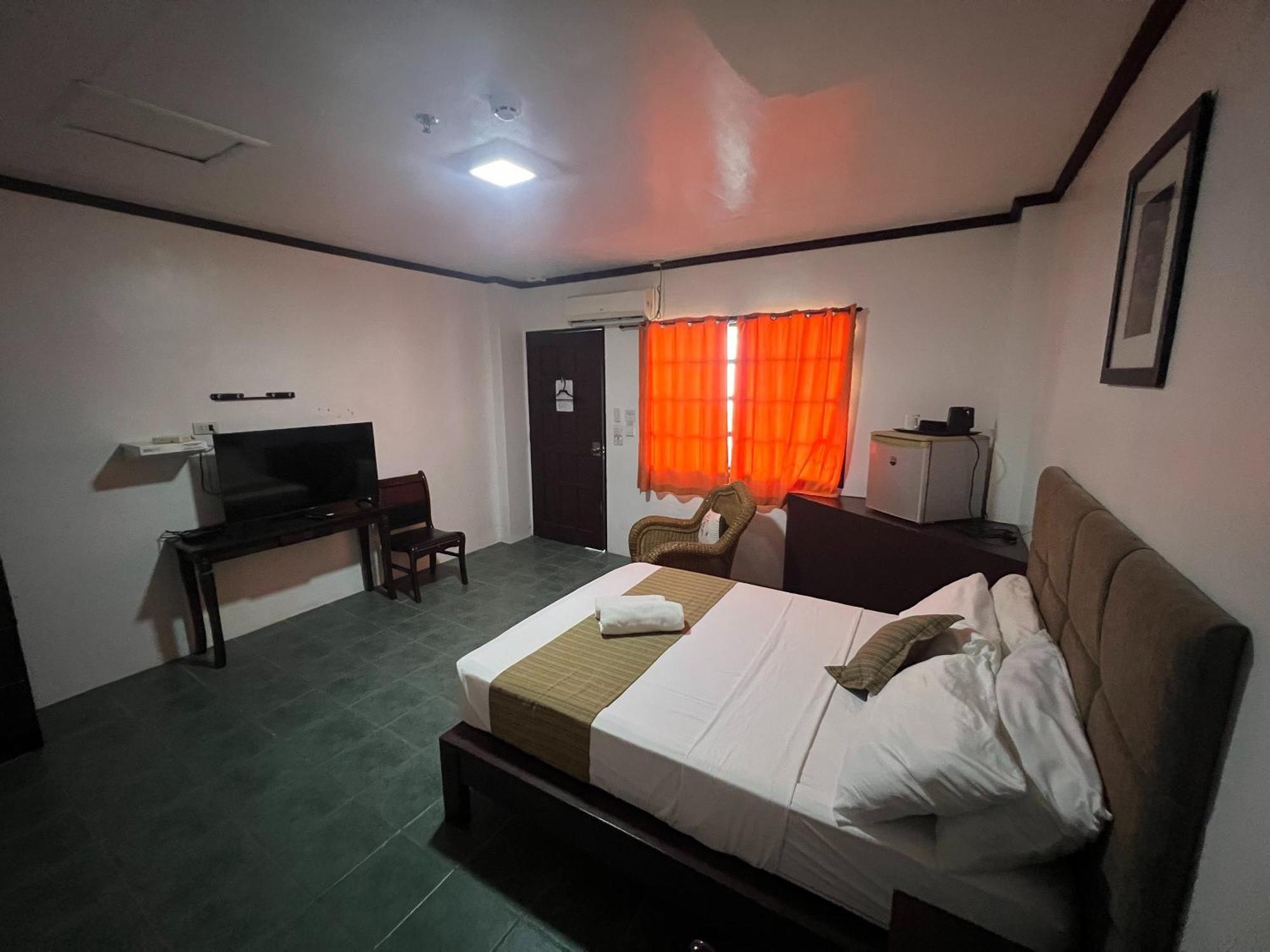 Subiza Beach Resort Olongapo Buitenkant foto