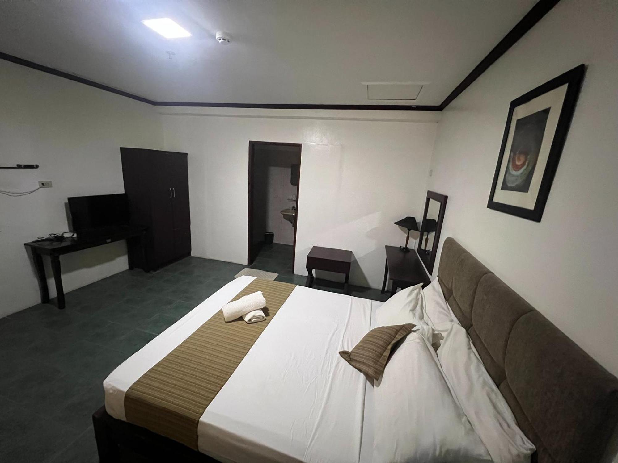 Subiza Beach Resort Olongapo Buitenkant foto