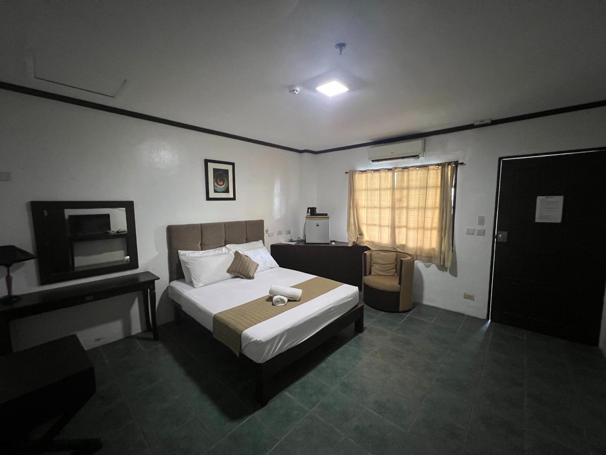 Subiza Beach Resort Olongapo Buitenkant foto