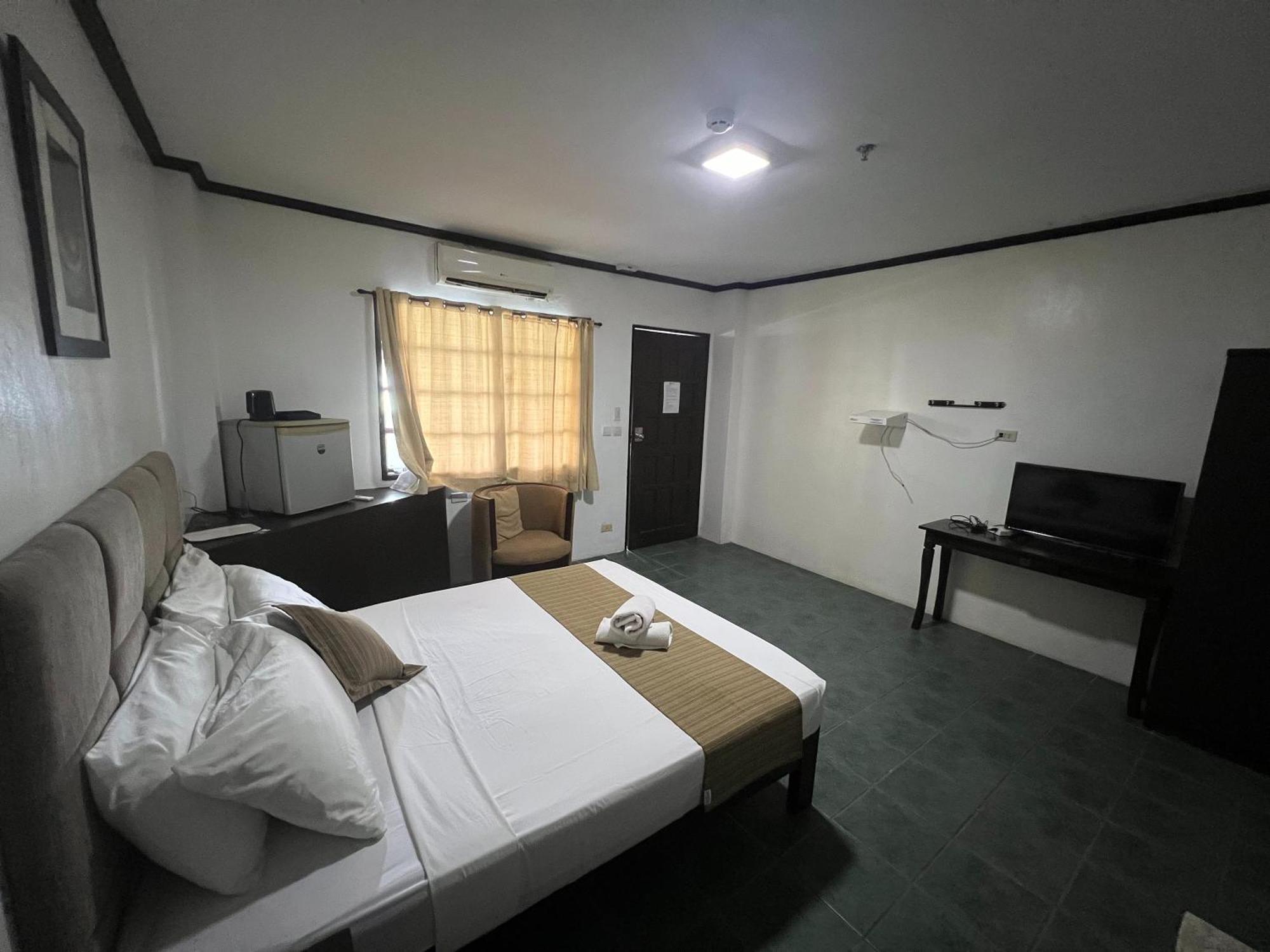 Subiza Beach Resort Olongapo Buitenkant foto