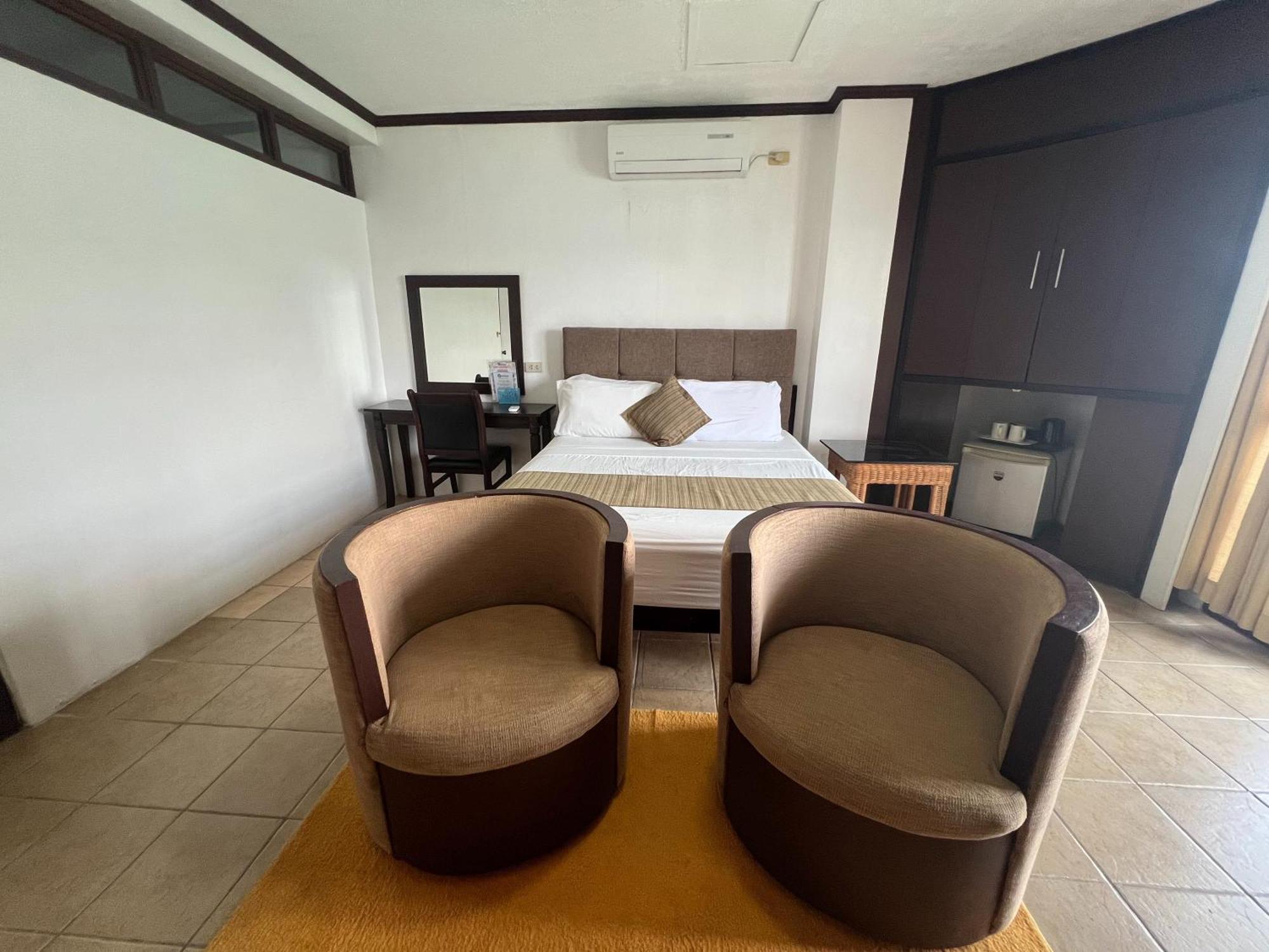 Subiza Beach Resort Olongapo Buitenkant foto
