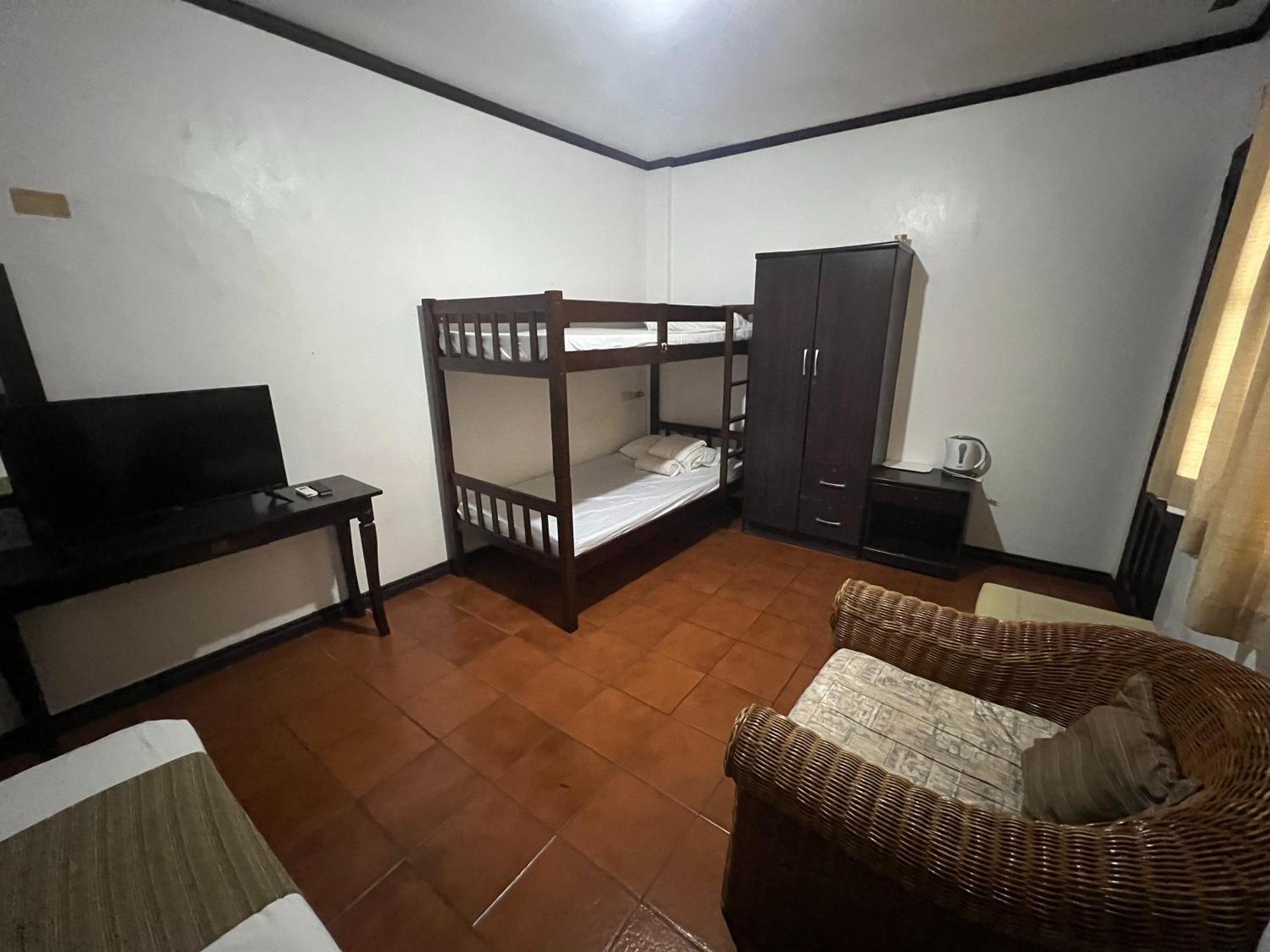 Subiza Beach Resort Olongapo Buitenkant foto
