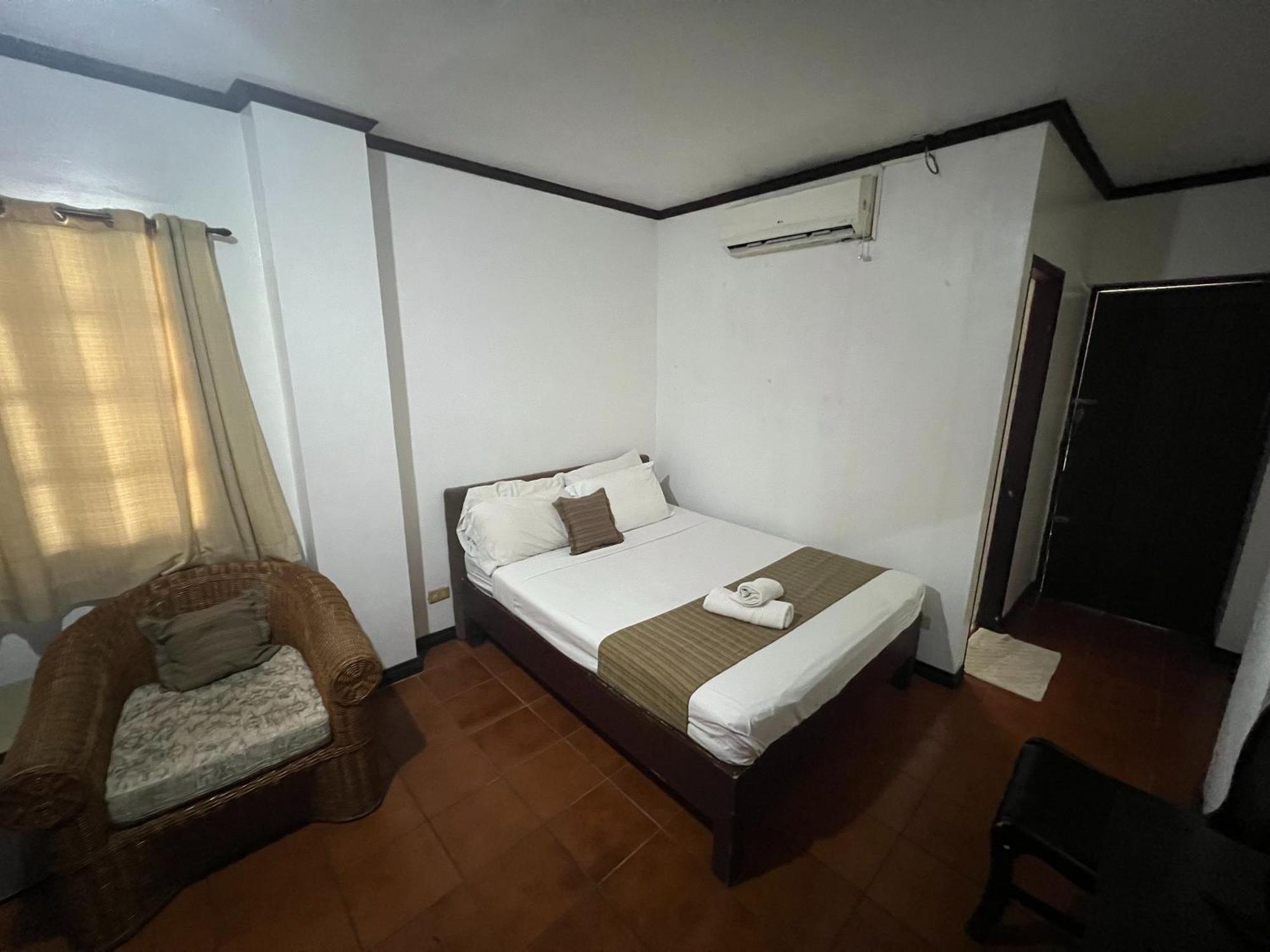 Subiza Beach Resort Olongapo Buitenkant foto