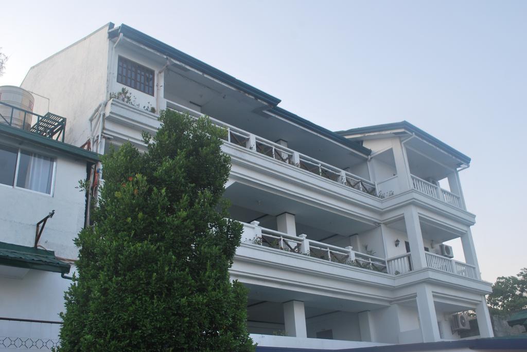 Subiza Beach Resort Olongapo Buitenkant foto